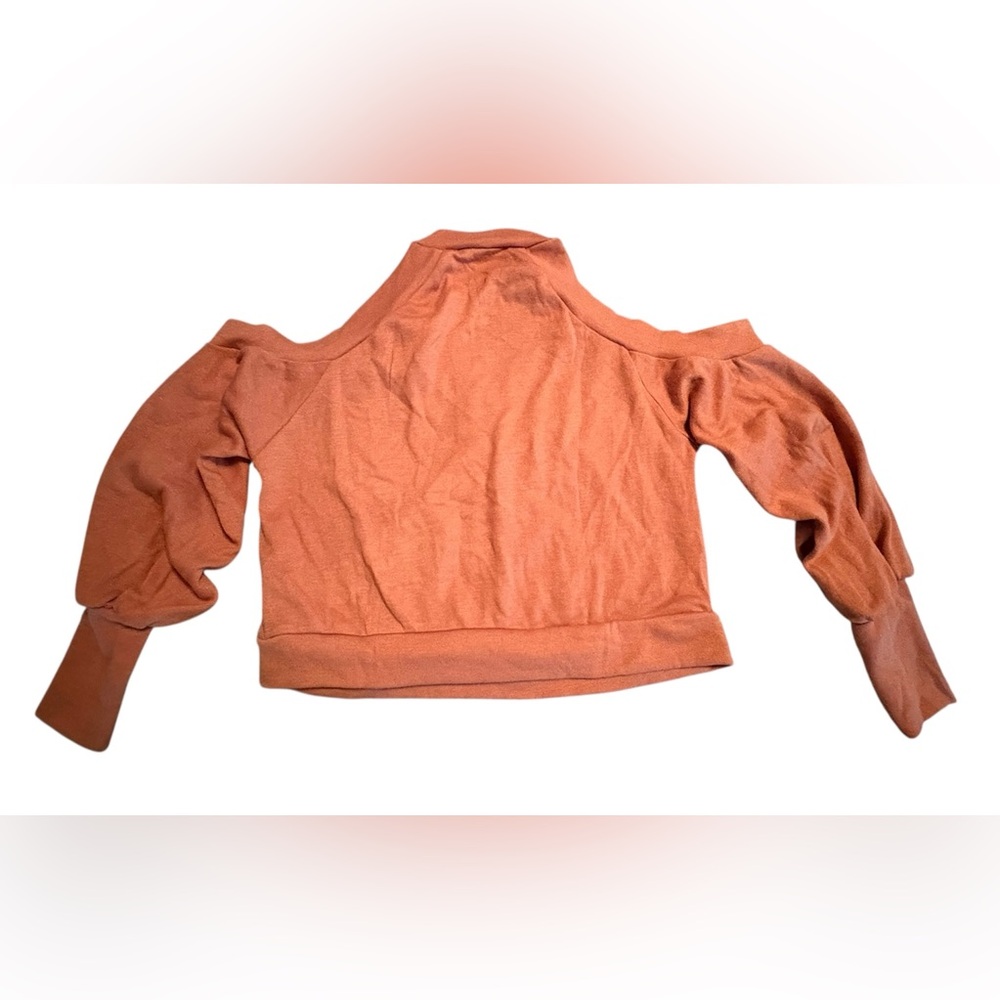 Lightweight NWT Cold Shoulder Sweather - Picture 2 of 3